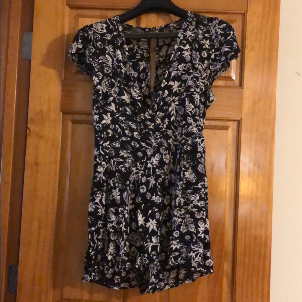 Romper, Sleeve